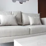 Homey 3Br Apartment At Gateway Pasteur Near Exit Toll By Travelio