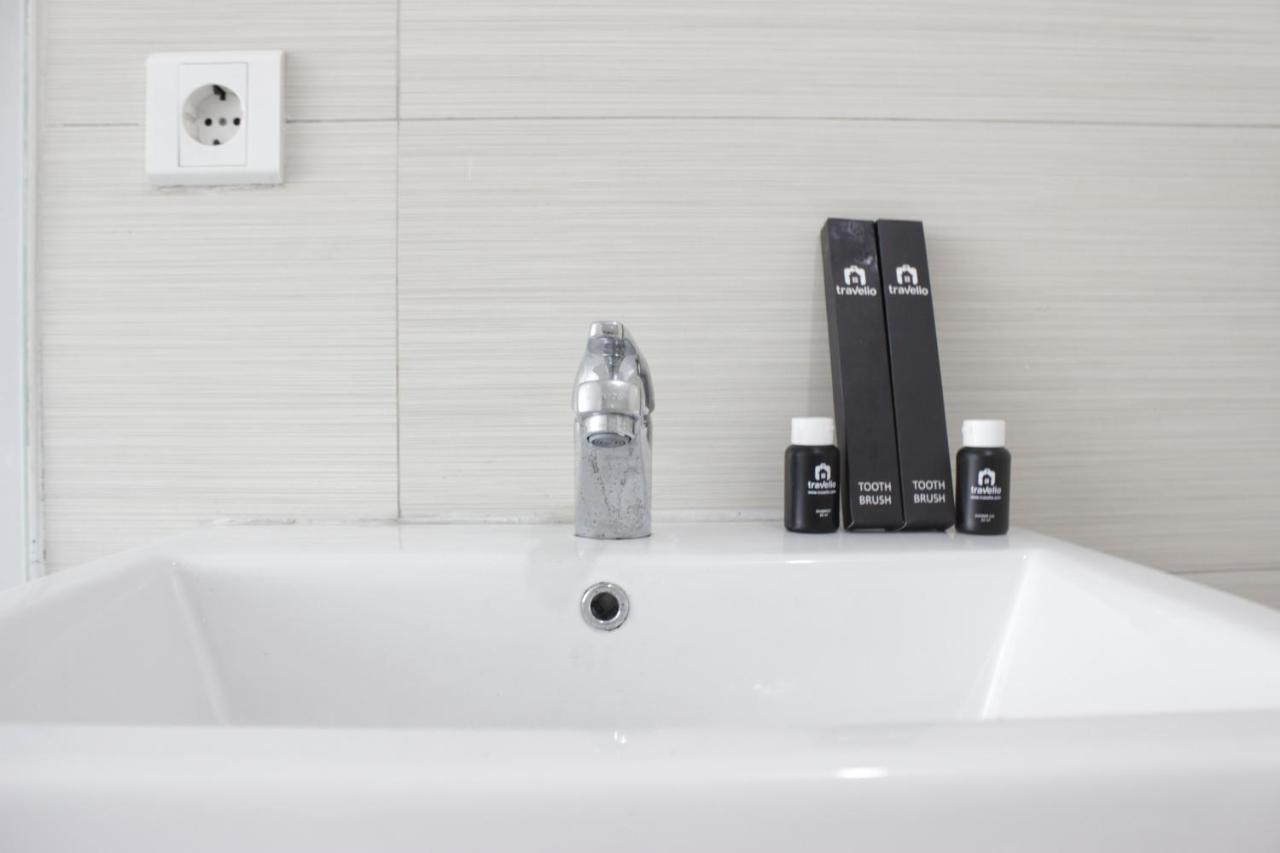 Homey 3br At Gateway Pasteur Near Exit Toll By Travelio * Bandung