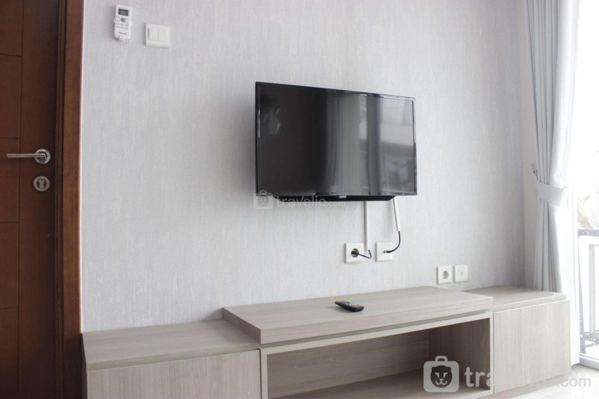Homey 3br At Gateway Pasteur Near Exit Toll By Travelio * Bandung